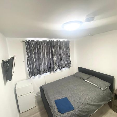 The Heathrow Lodge London Uk Harmondsworth Eksteriør bilde