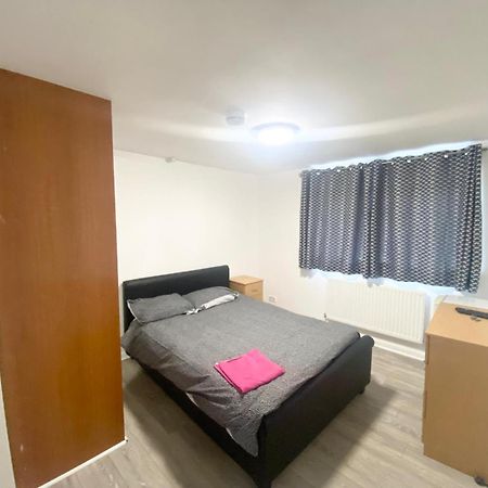 The Heathrow Lodge London Uk Harmondsworth Eksteriør bilde