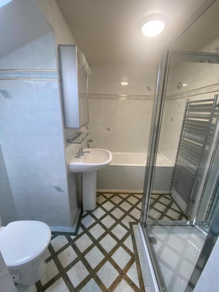 The Heathrow Lodge London Uk Harmondsworth Eksteriør bilde