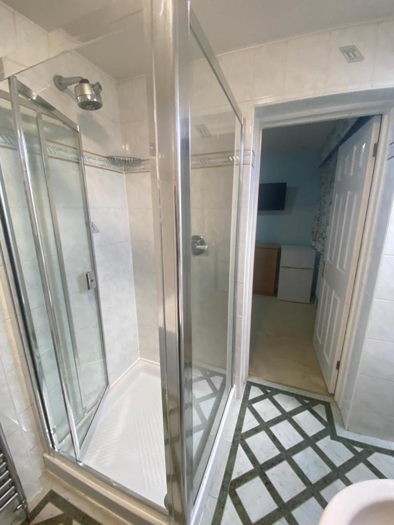 The Heathrow Lodge London Uk Harmondsworth Eksteriør bilde