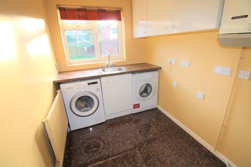 The Heathrow Lodge London Uk Harmondsworth Eksteriør bilde
